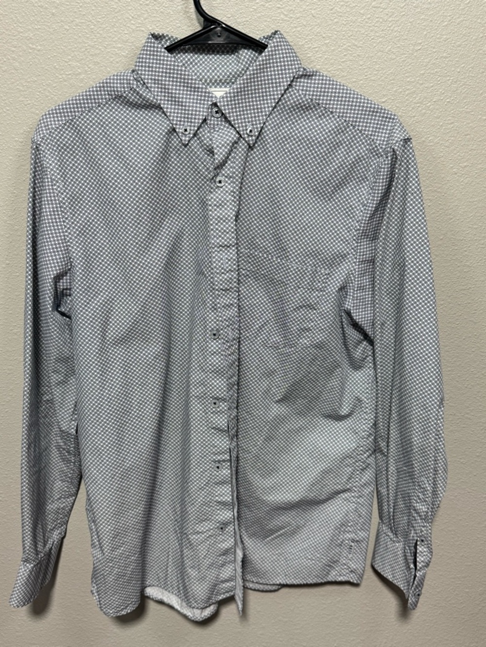 Men's Light Blue Micro-Pattern Button-Down Dress Shirt